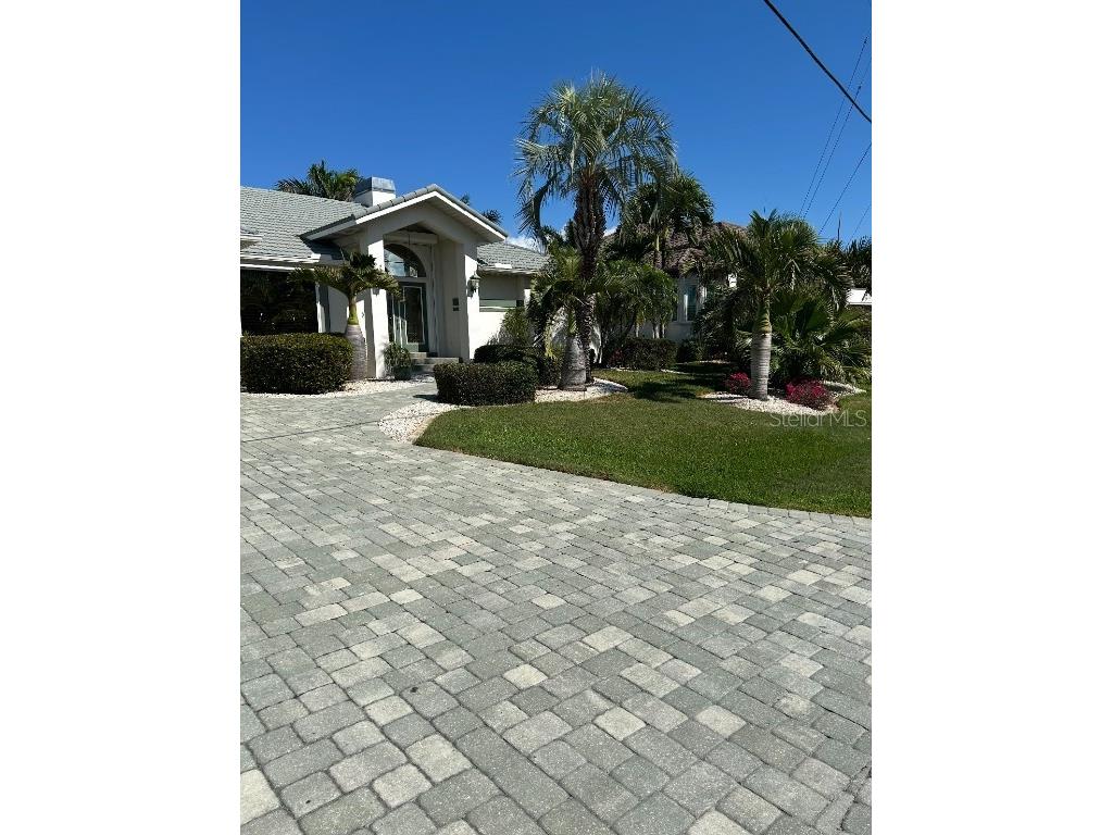 2024 Deborah Drive Punta Gorda FL 33950 C7517777 image1