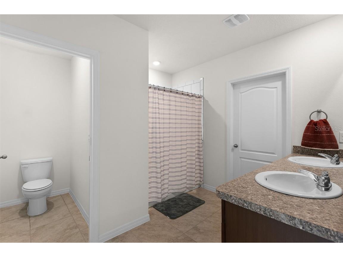 2024 Griffin Oaks Way Tavares FL 32778 G5100310 image22