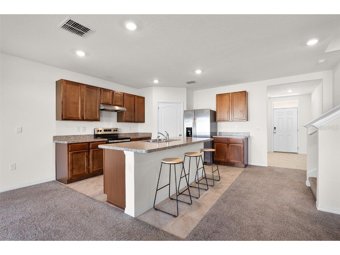 2024 Griffin Oaks Way Tavares FL 32778 G5100310 image8