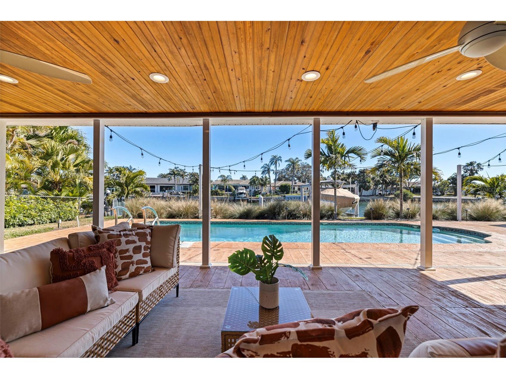 2024 Massachusetts Avenue NE Saint Petersburg FL 33703 TB8475638 image24