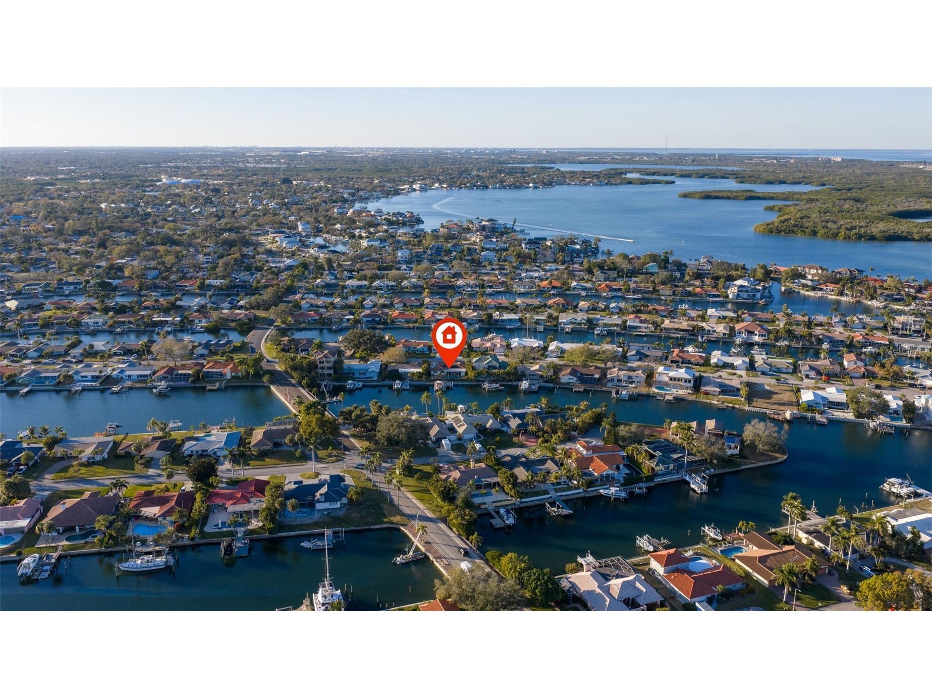 2024 Massachusetts Avenue NE Saint Petersburg FL 33703 TB8475638 image7