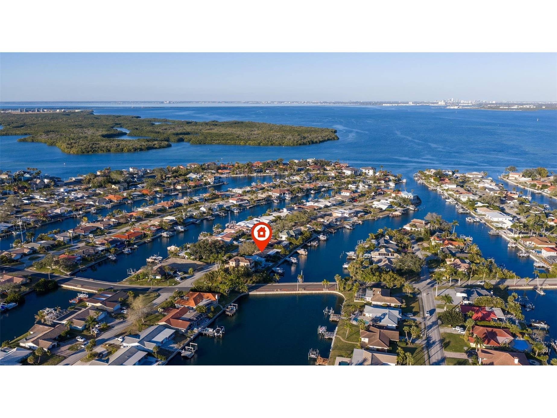 2024 Massachusetts Avenue NE Saint Petersburg FL 33703 TB8475638 image8