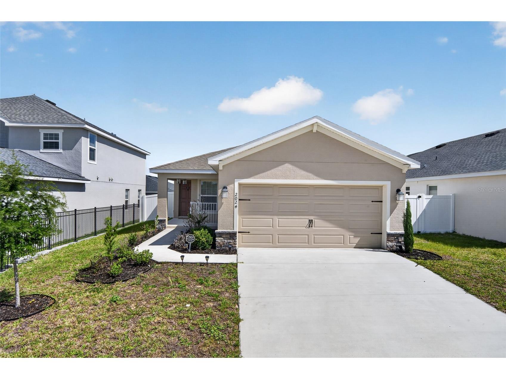 2024 Noble Drive Davenport FL 33837 G5111154 image1