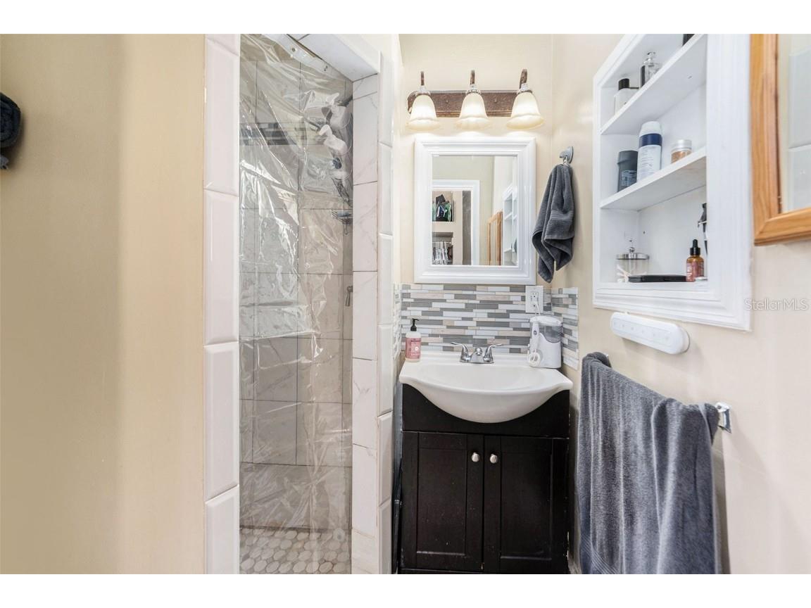 2024 Oakdale Way Clearwater FL 33755 TB8448414 image21