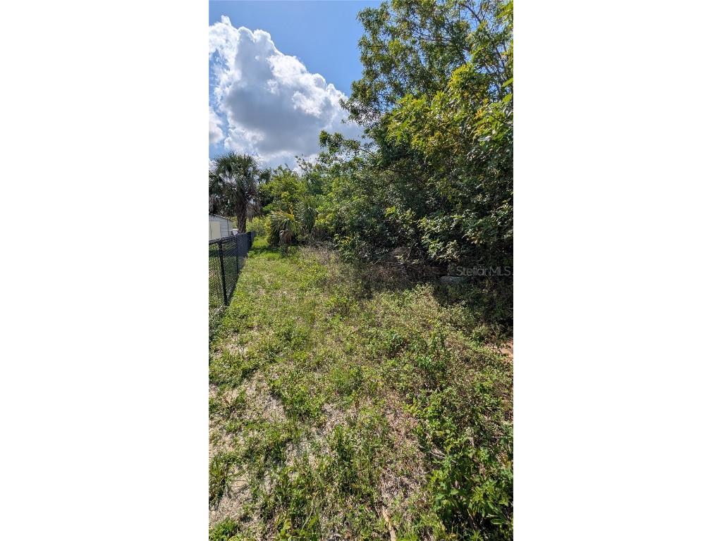 2024 Pellam Boulevard Port Charlotte FL 33948 - PELLAM WATERWAY C7510250 image8