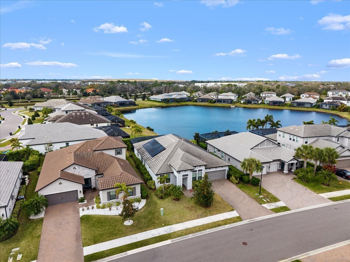 2024 Woodleaf Hammock Court Bradenton FL 34211 A4683236 image1