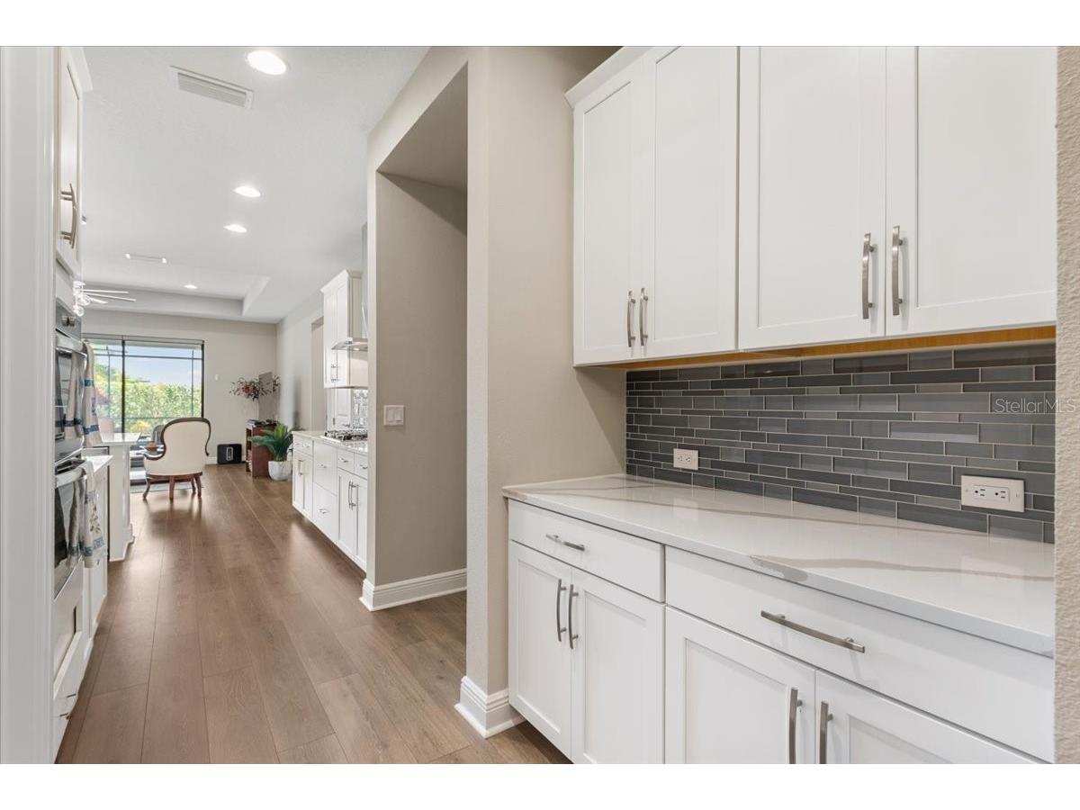 2024 Woodleaf Hammock Court Bradenton FL 34211 A4683236 image16