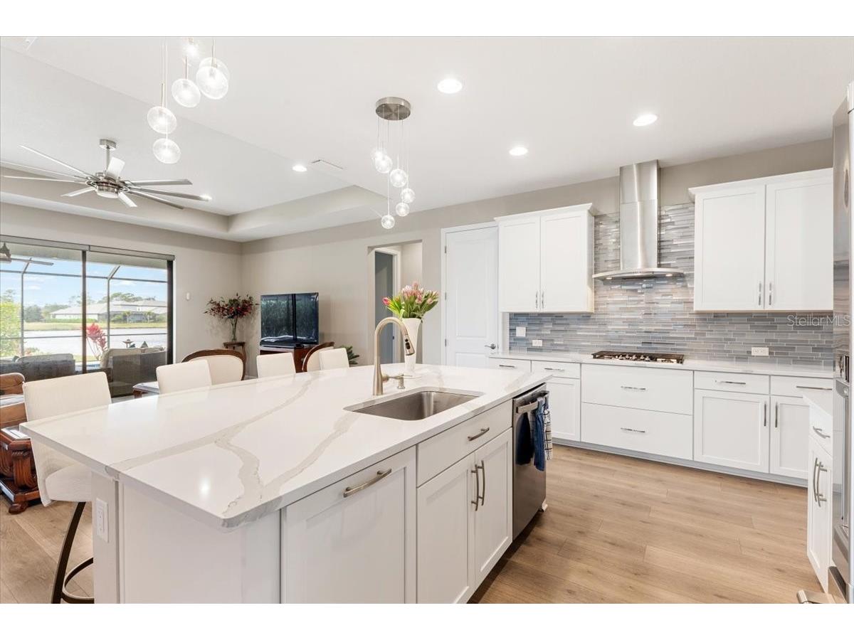 2024 Woodleaf Hammock Court Bradenton FL 34211 A4683236 image18