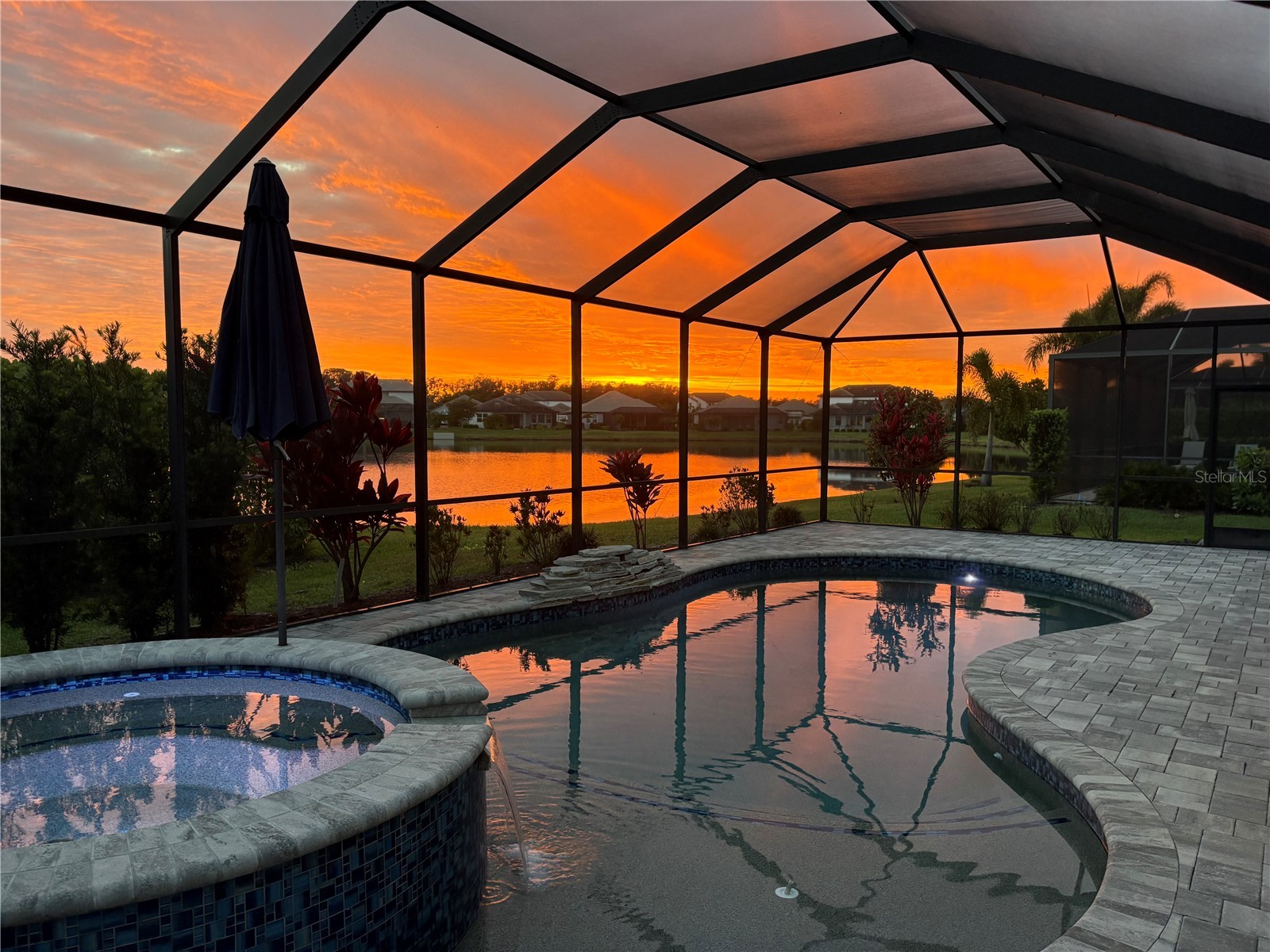2024 Woodleaf Hammock Court Bradenton FL 34211 A4683236 image2