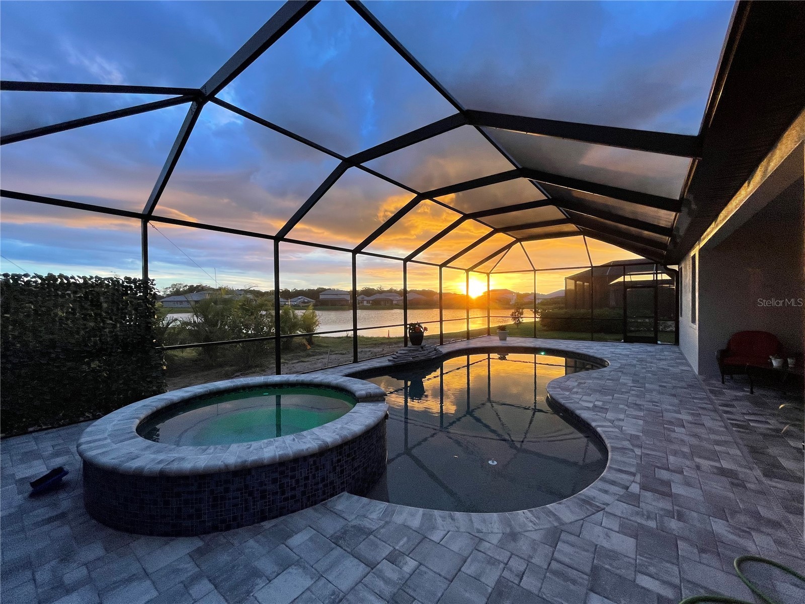 2024 Woodleaf Hammock Court Bradenton FL 34211 A4683236 image4