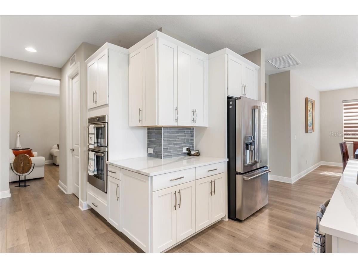 2024 Woodleaf Hammock Court Bradenton FL 34211 A4683236 image8