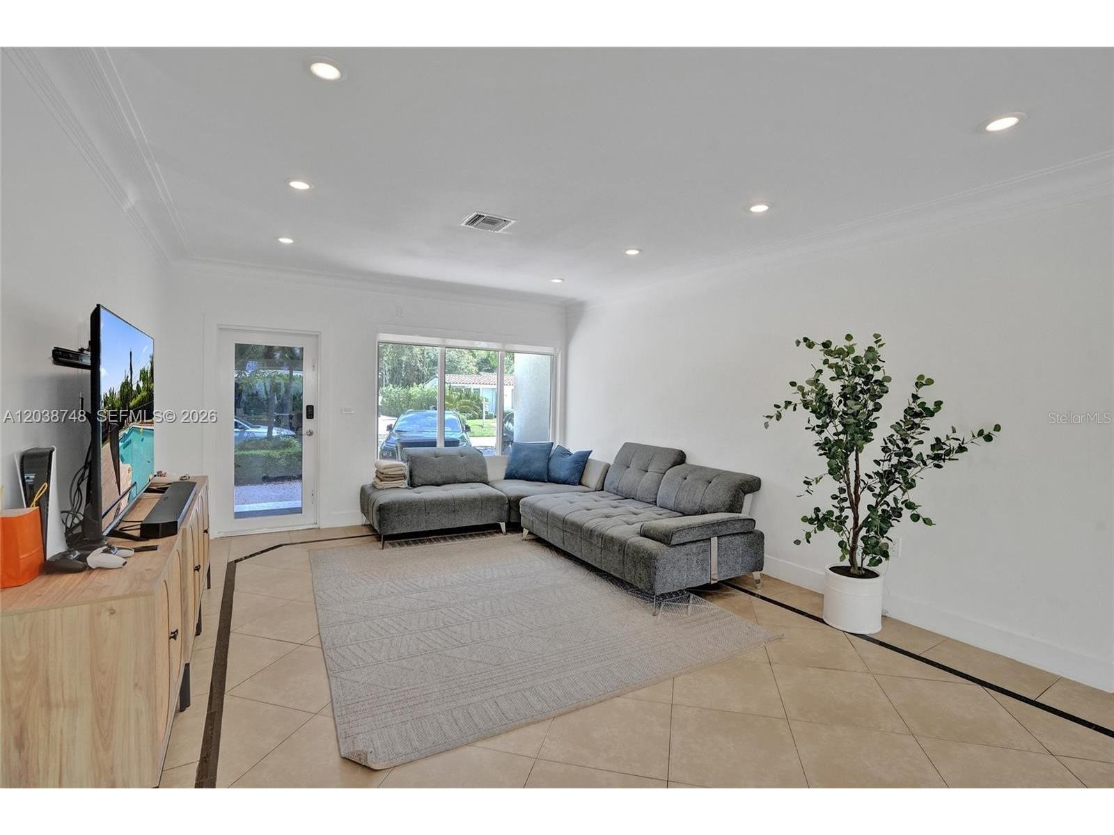 2025 Alamanda Drive North Miami FL 33181 TB8527076 image16