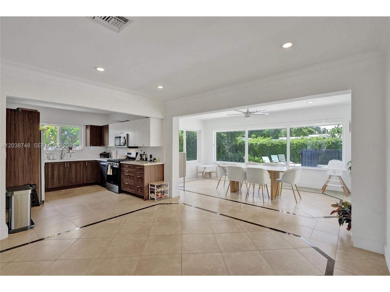 2025 Alamanda Drive North Miami FL 33181 TB8527076 image17