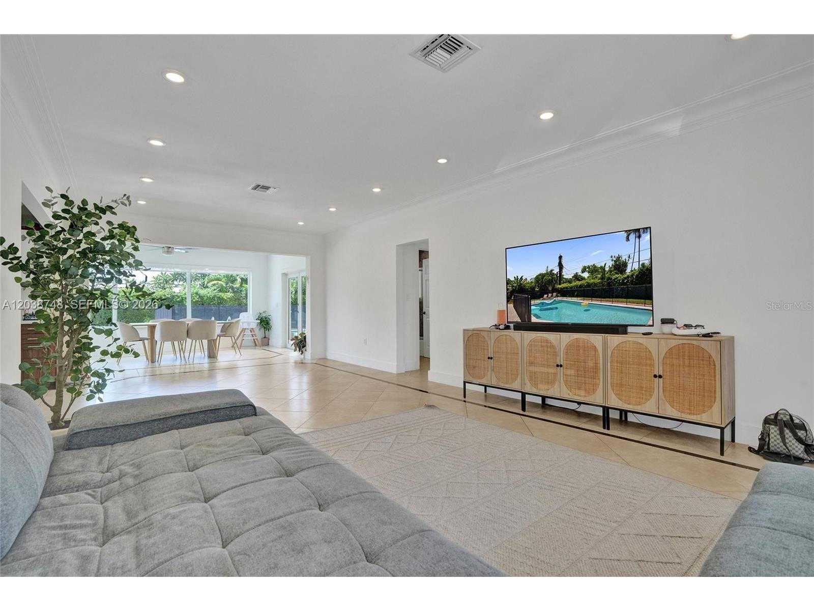 2025 Alamanda Drive North Miami FL 33181 TB8527076 image18