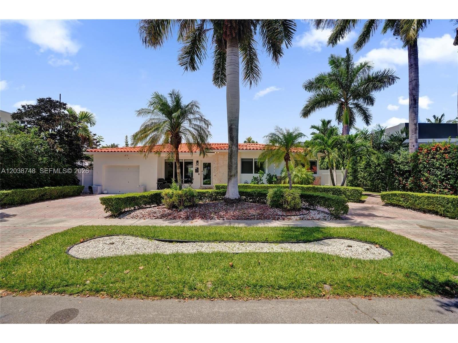 2025 Alamanda Drive North Miami FL 33181 TB8527076 image2