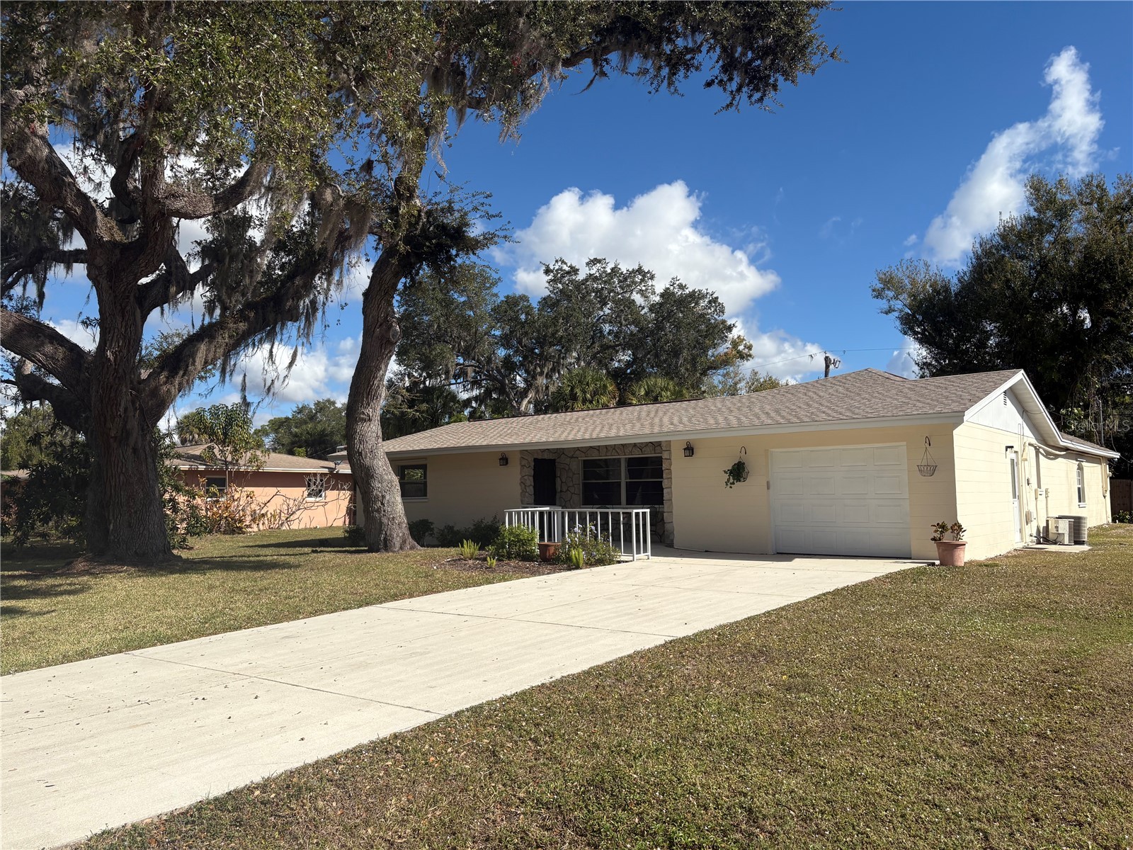 2025 Amanda Drive Sarasota FL 34232 A4610335 image2