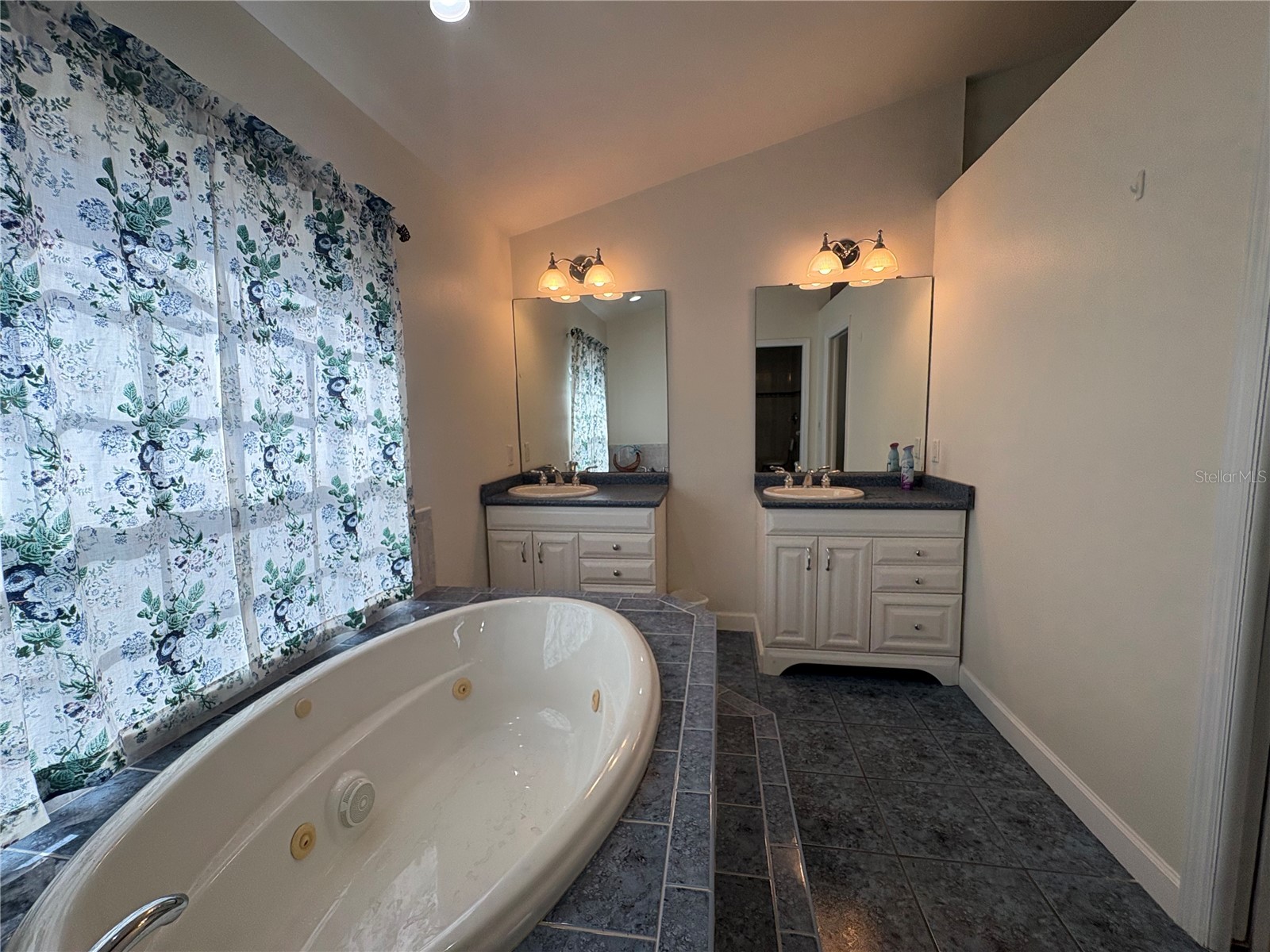2025 Amanda Drive Sarasota FL 34232 A4610335 image21