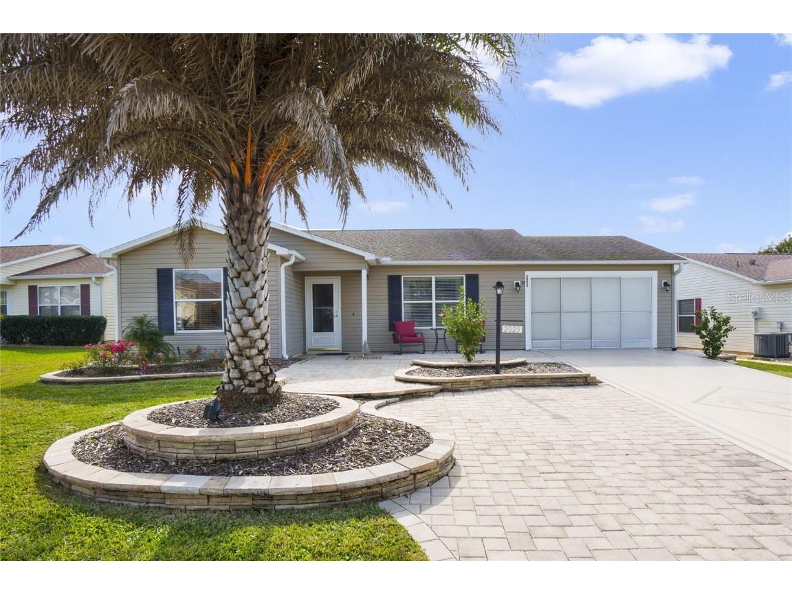 2025 Castano Place Lady Lake FL 32159 O6170895 image1