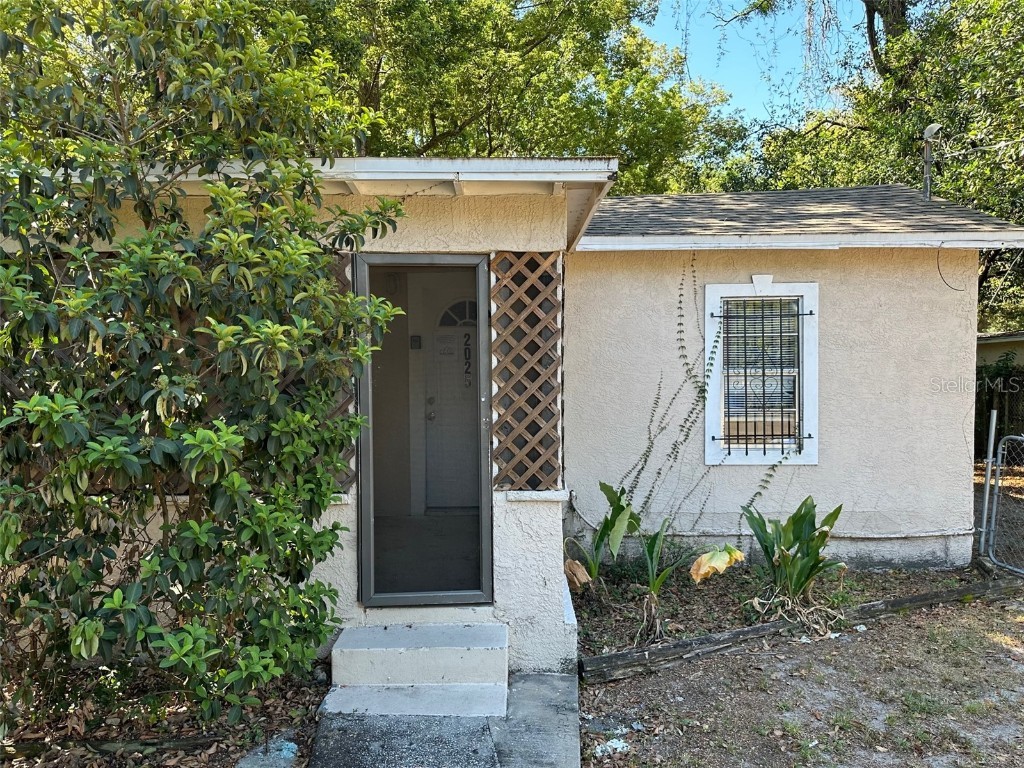 2025 E New Orleans Avenue Tampa FL 33610 OM656679 image1