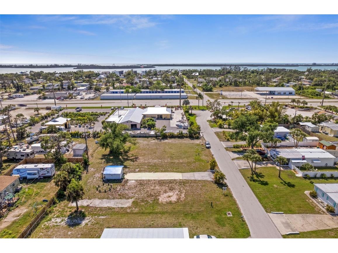 2025 Essence Avenue Englewood FL 34224 A4596394 image1