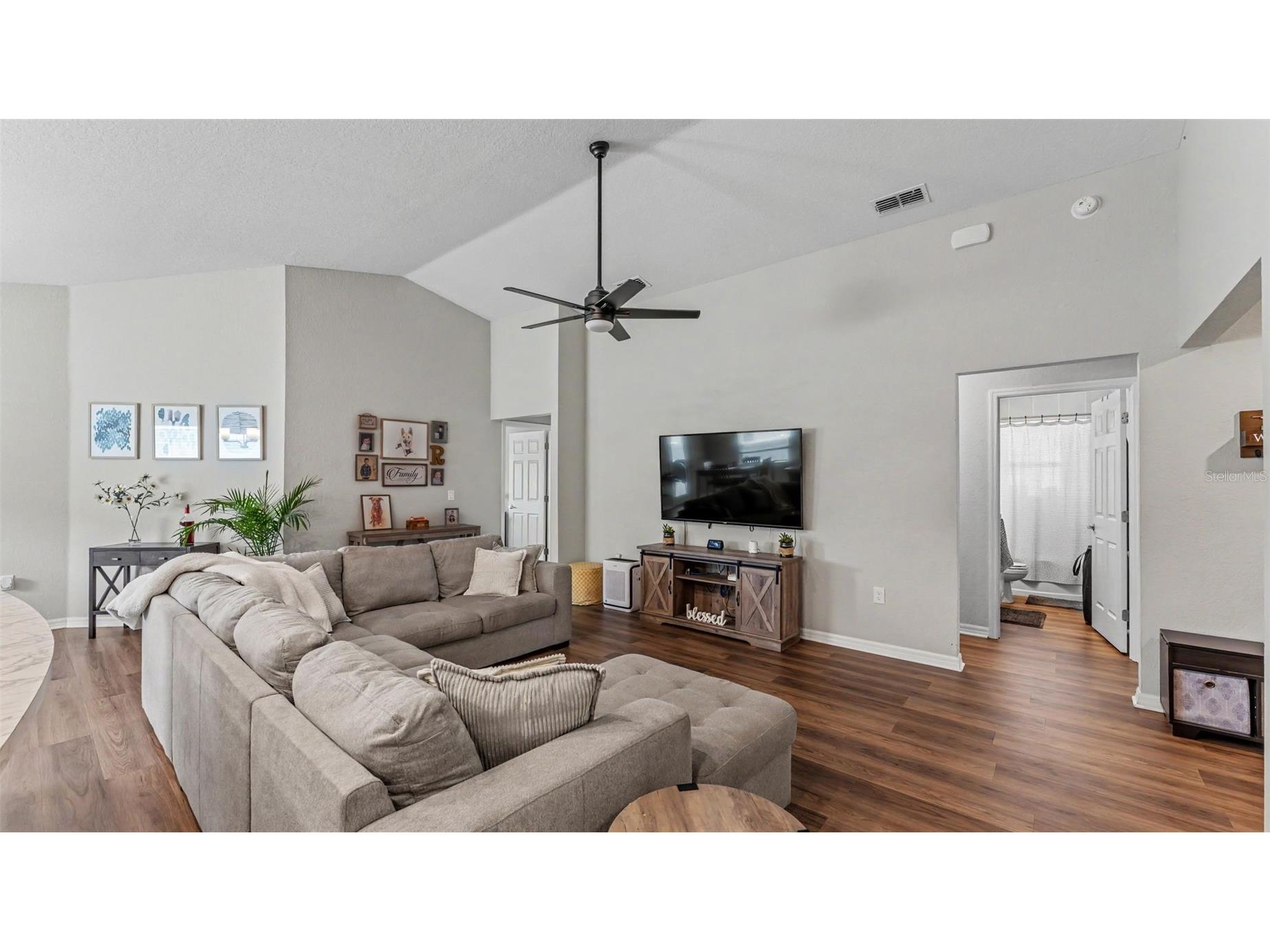 2025 Harvest Landing Circle Lakeland FL 33810 L4962048 image8