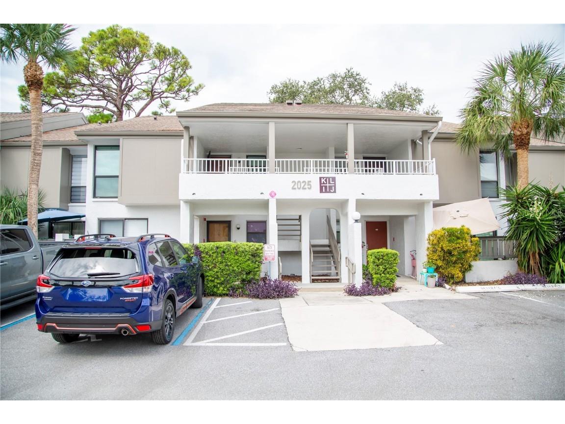 2025 Lakewood Club Drive S #5K Saint Petersburg FL 33712 TB8430775 image1