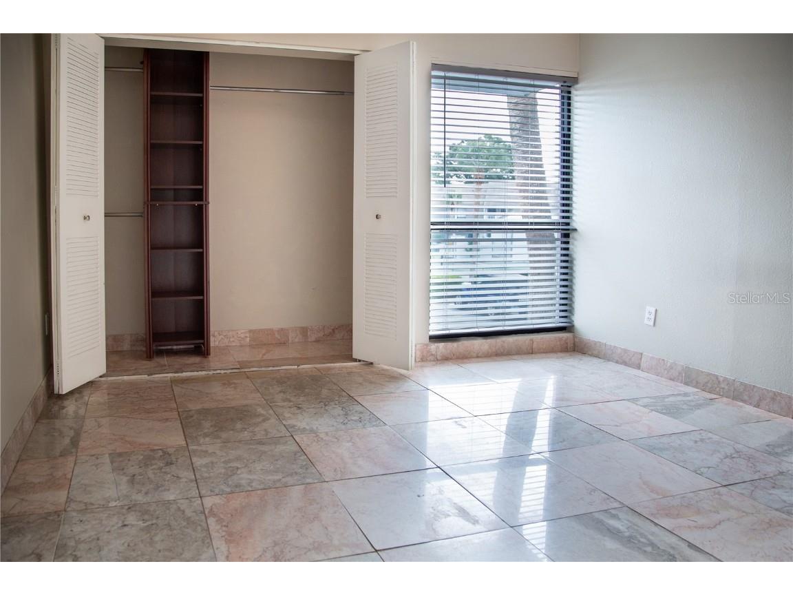 2025 Lakewood Club Drive S #5K Saint Petersburg FL 33712 TB8430775 image8