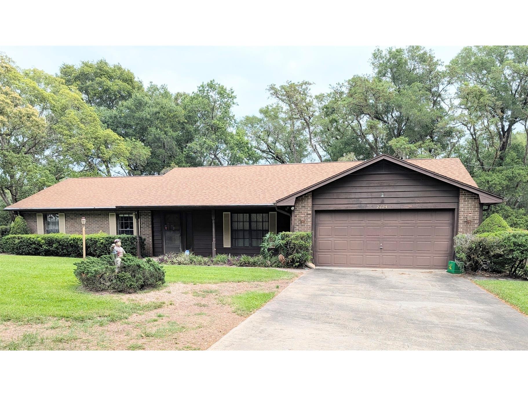 2025 Larchmont Drive Deland FL 32724 V4948558 image1