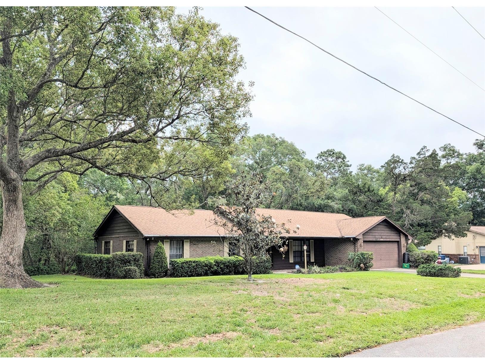 2025 Larchmont Drive Deland FL 32724 V4948558 image2