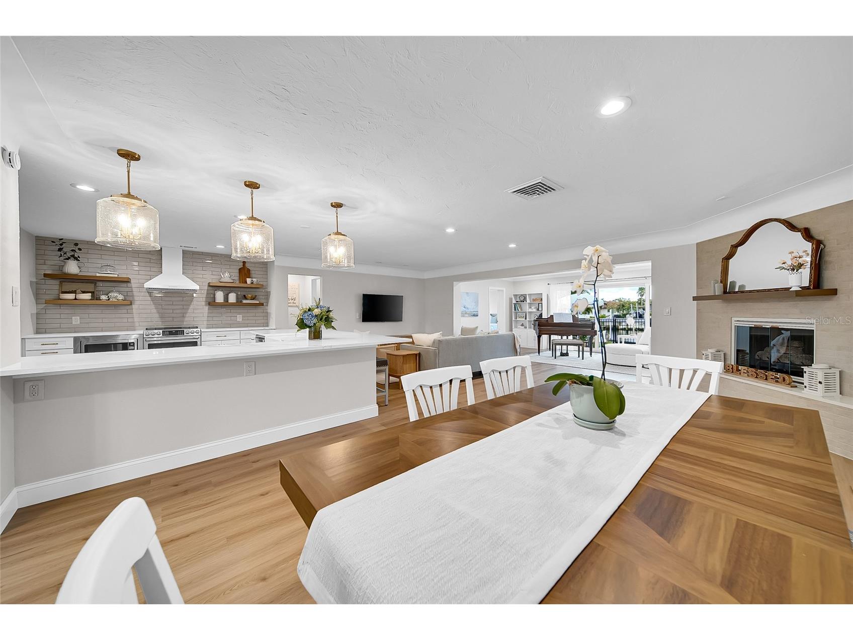 2025 Michigan Avenue NE Saint Petersburg FL 33703 - TAMPA BAY TB8415563 image15