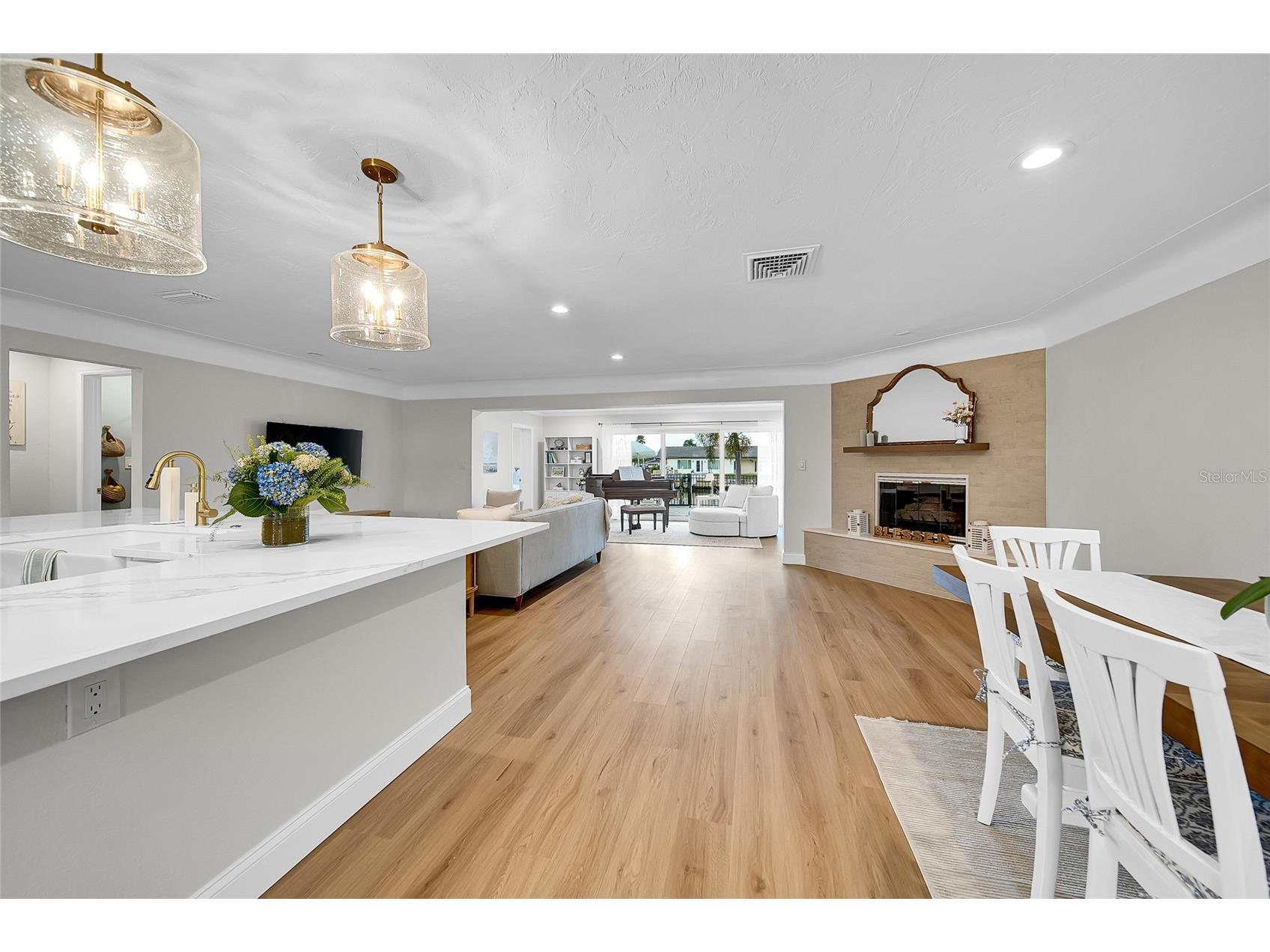 2025 Michigan Avenue NE Saint Petersburg FL 33703 - TAMPA BAY TB8415563 image16