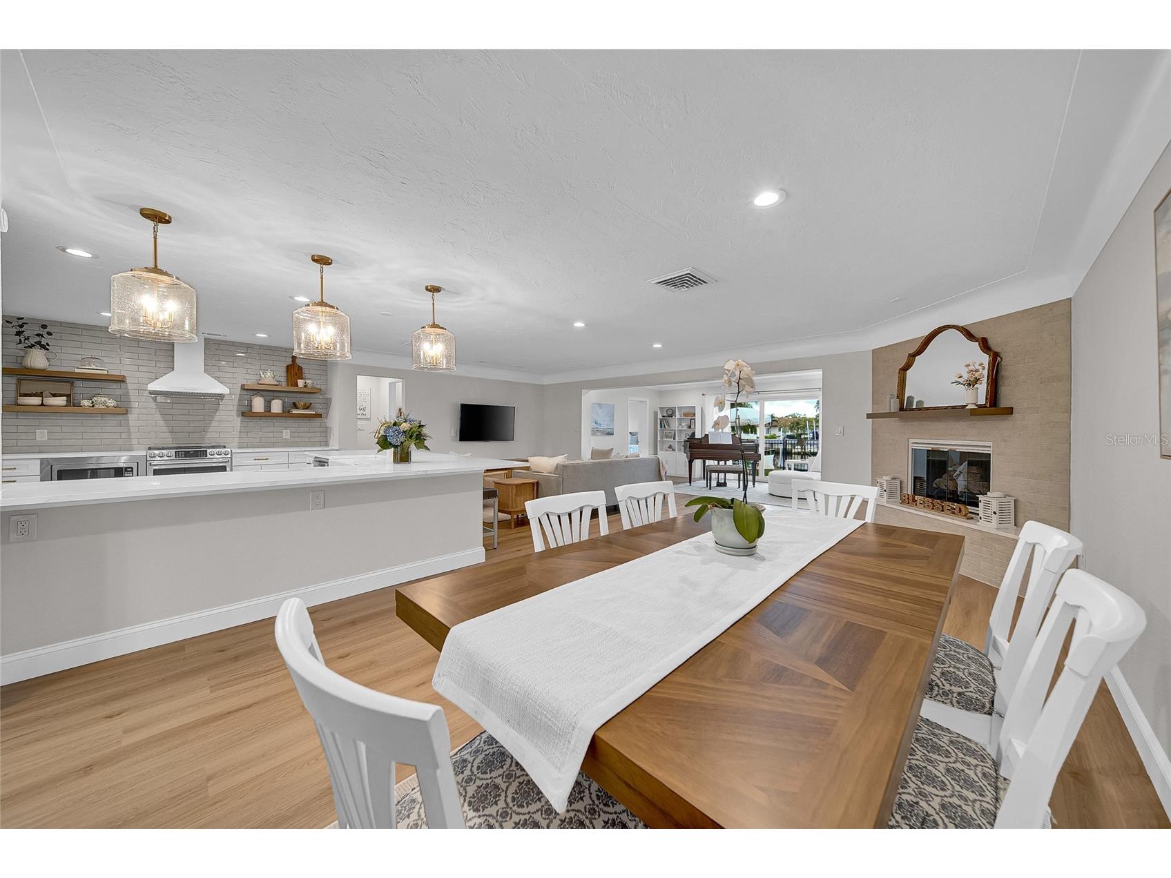2025 Michigan Avenue NE Saint Petersburg FL 33703 - TAMPA BAY TB8415563 image17