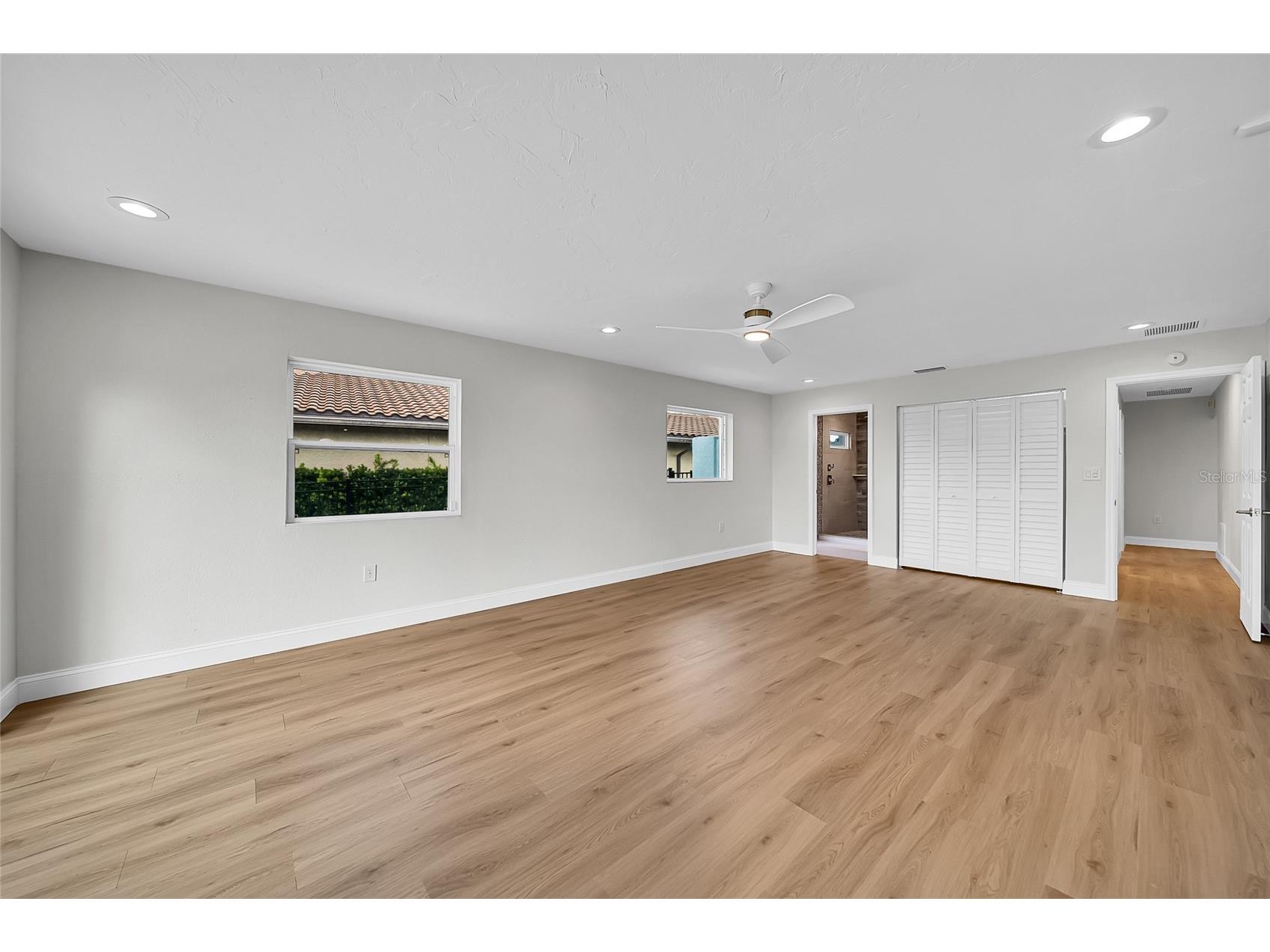 2025 Michigan Avenue NE Saint Petersburg FL 33703 - TAMPA BAY TB8415563 image23