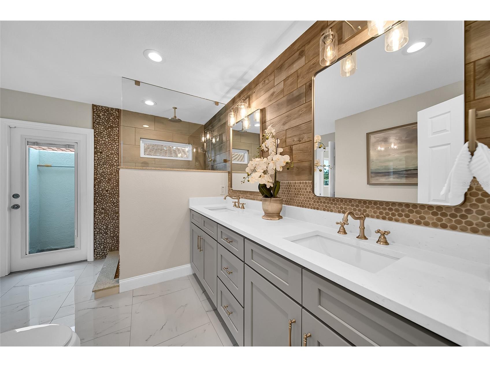 2025 Michigan Avenue NE Saint Petersburg FL 33703 - TAMPA BAY TB8415563 image25