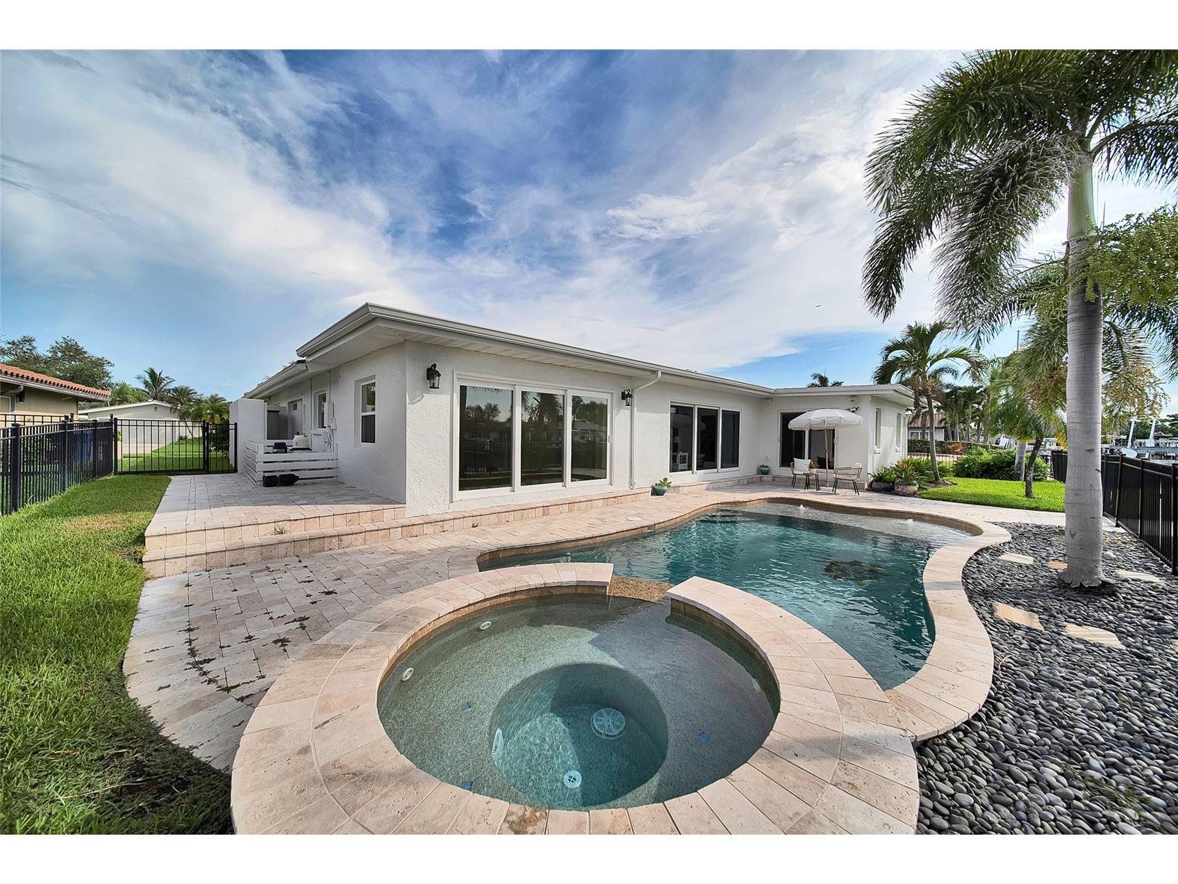 2025 Michigan Avenue NE Saint Petersburg FL 33703 - TAMPA BAY TB8415563 image29