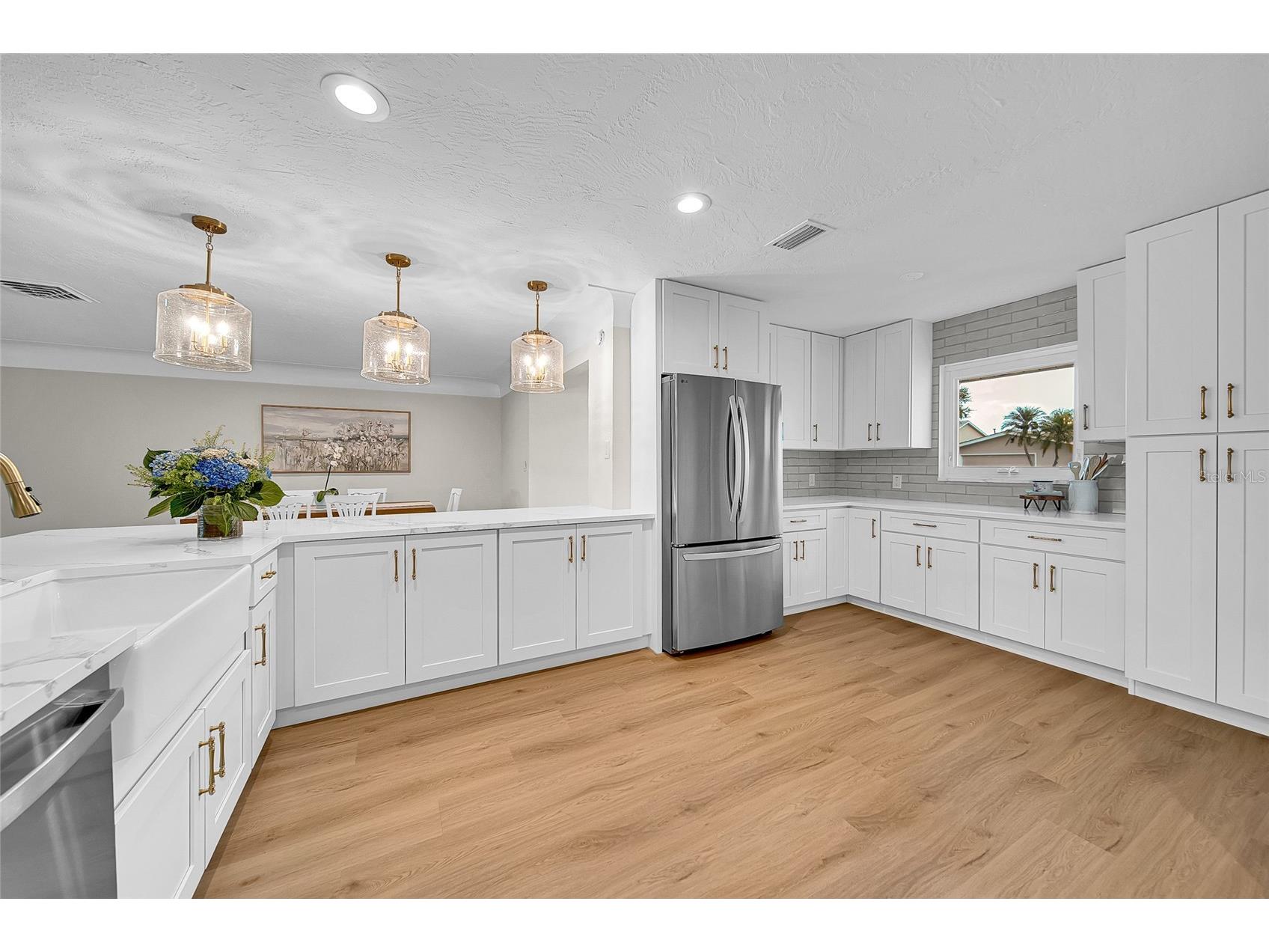 2025 Michigan Avenue NE Saint Petersburg FL 33703 - TAMPA BAY TB8415563 image3