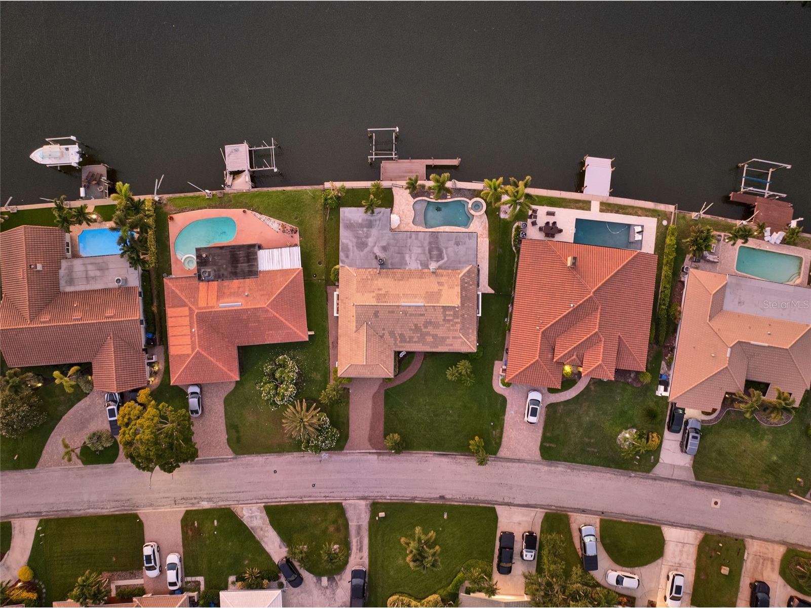 2025 Michigan Avenue NE Saint Petersburg FL 33703 - TAMPA BAY TB8415563 image32