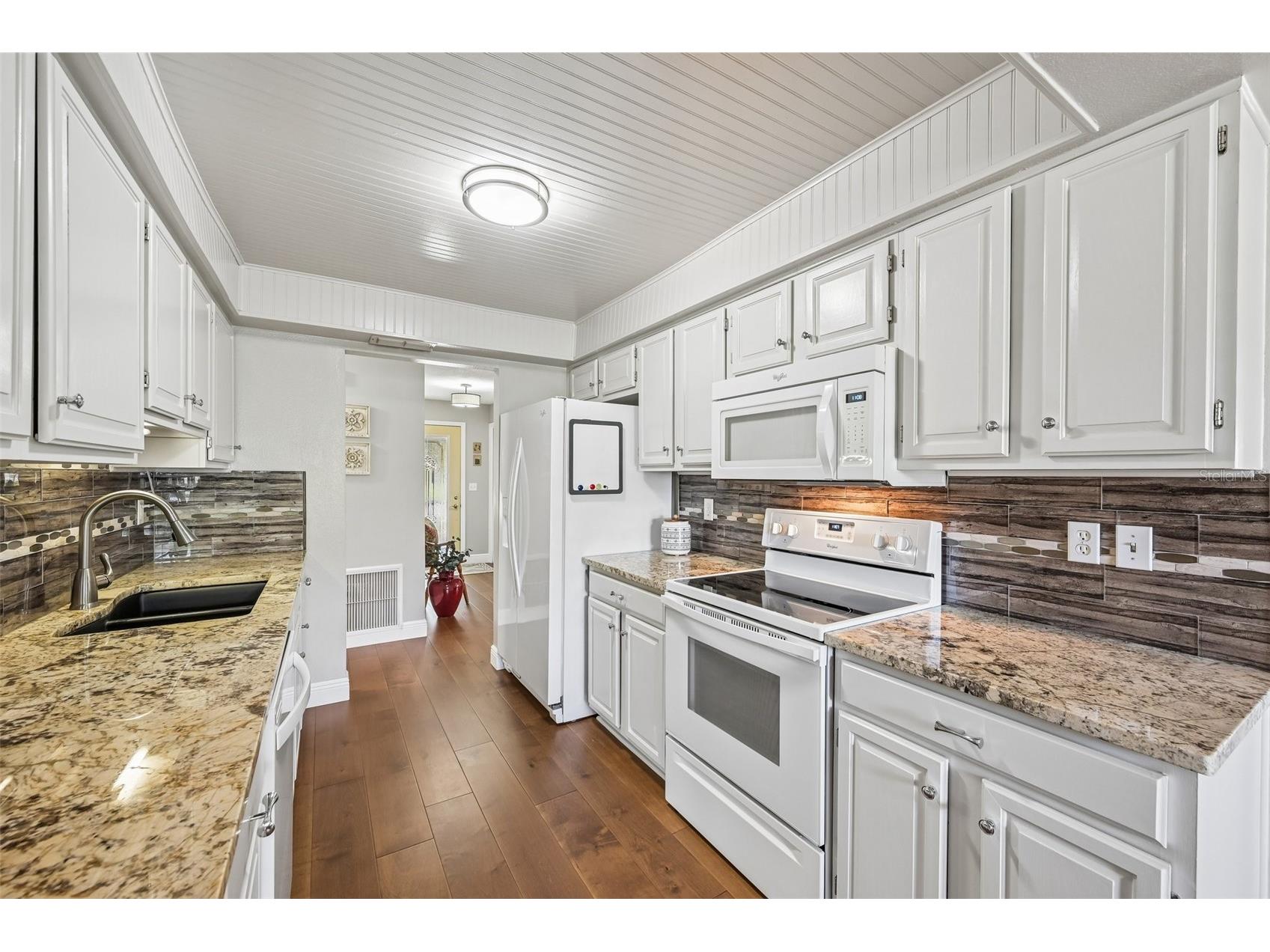 2025 New Bedford Drive Sun City Center FL 33573 TB8511425 image11