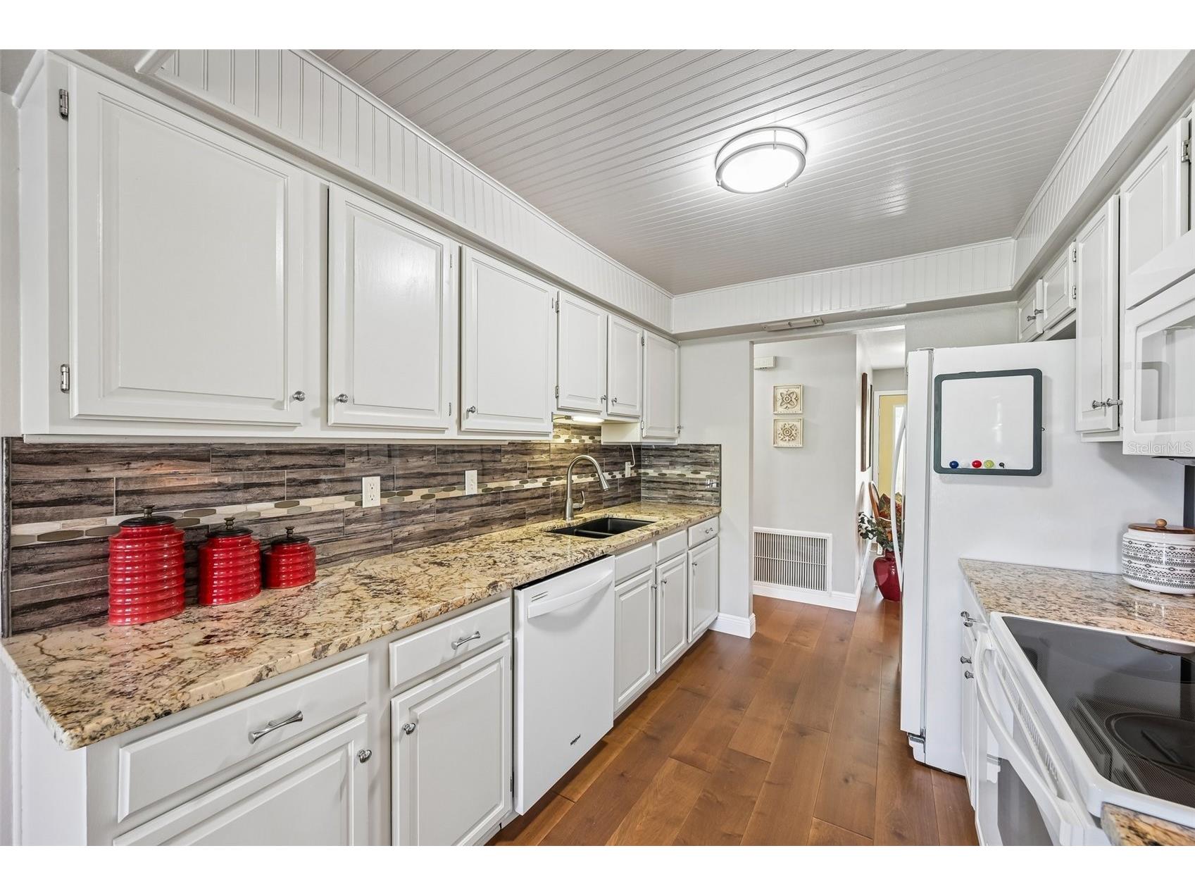 2025 New Bedford Drive Sun City Center FL 33573 TB8511425 image12