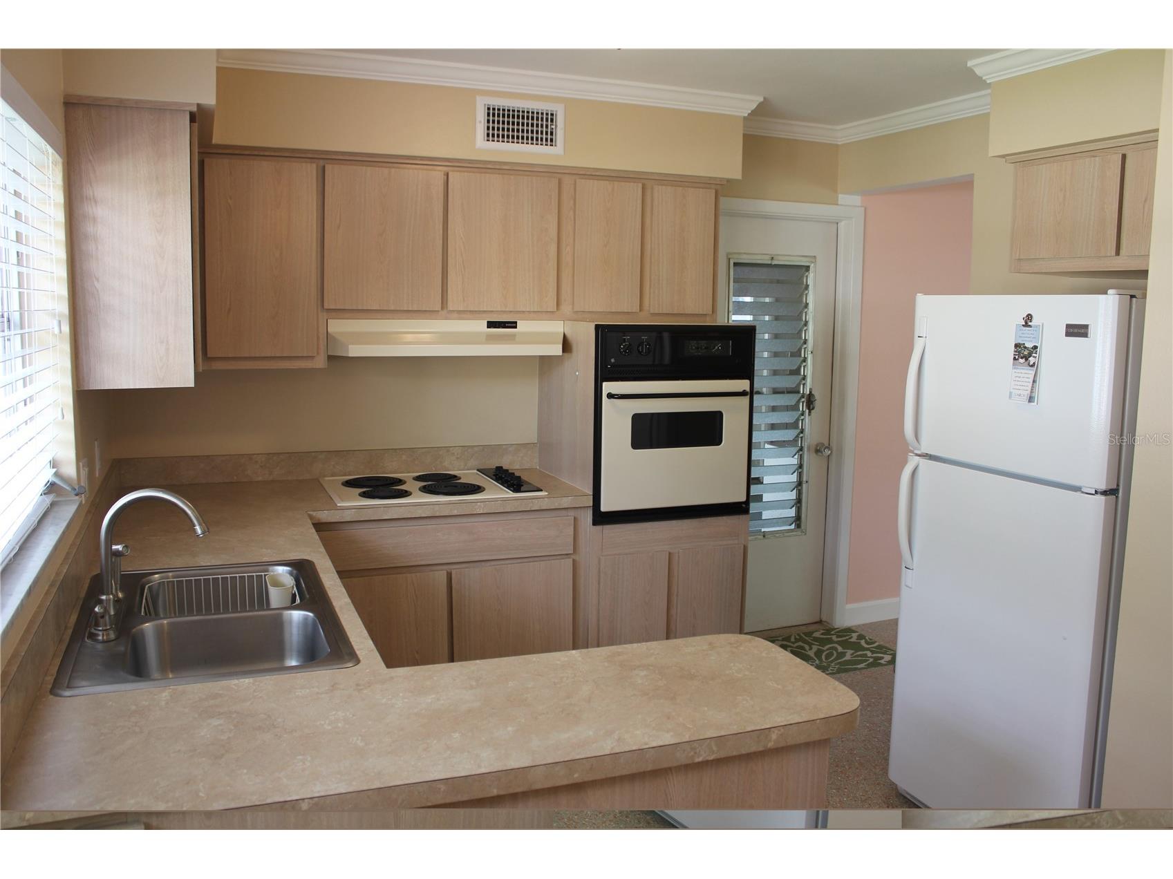 2025 Pine Ridge Drive Clearwater FL 33763 TB8494699 image2