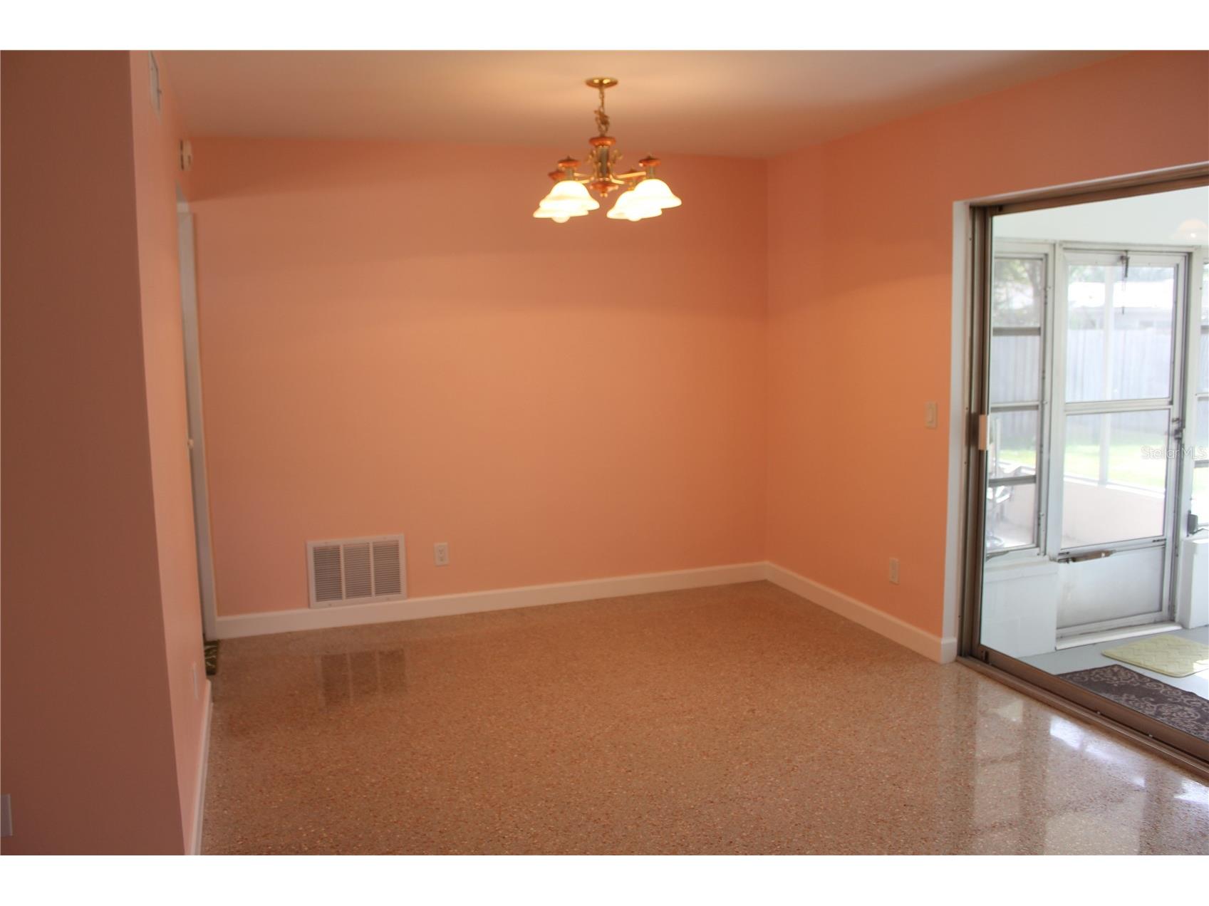2025 Pine Ridge Drive Clearwater FL 33763 TB8494699 image4