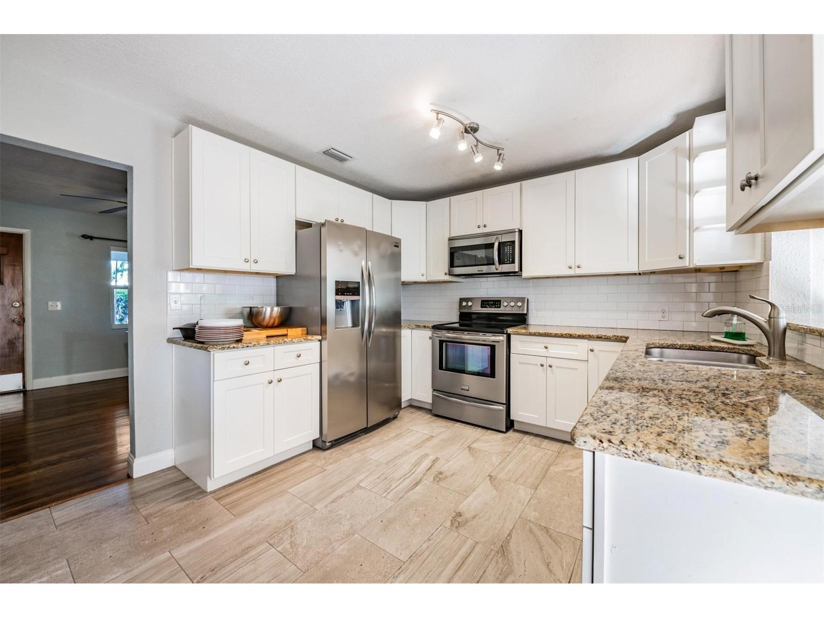 2025 Plaza Dolores Clearwater FL 33755 TB8460060 image11