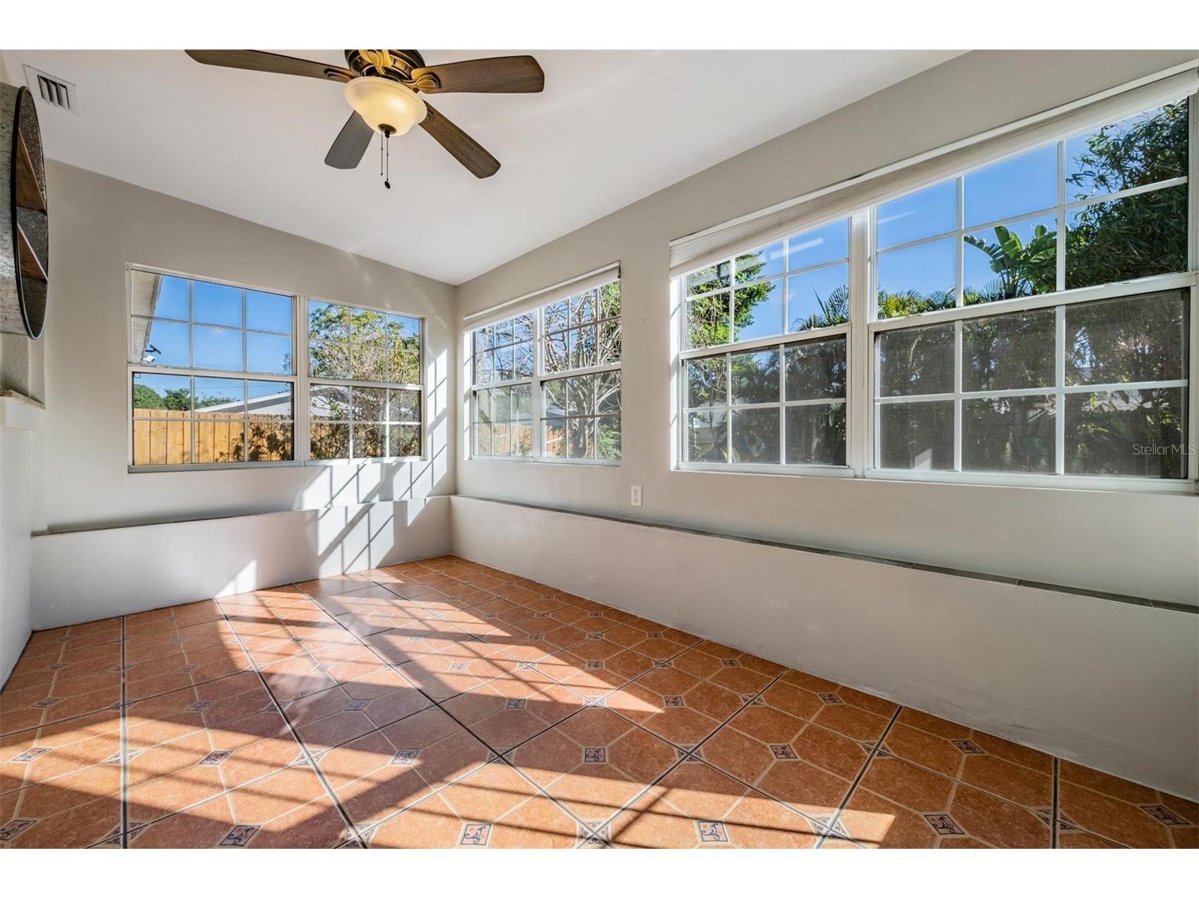 2025 Plaza Dolores Clearwater FL 33755 TB8460060 image19