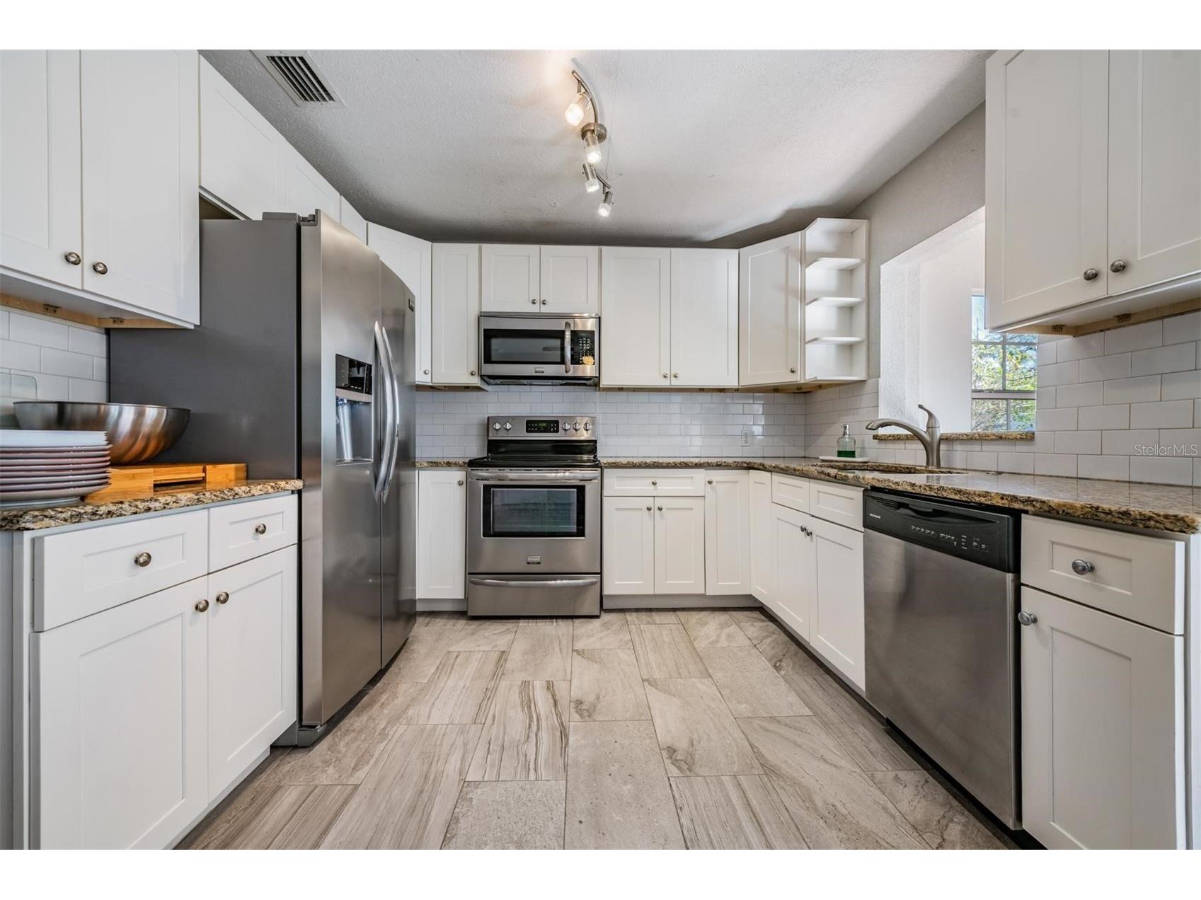 2025 Plaza Dolores Clearwater FL 33755 TB8460060 image8