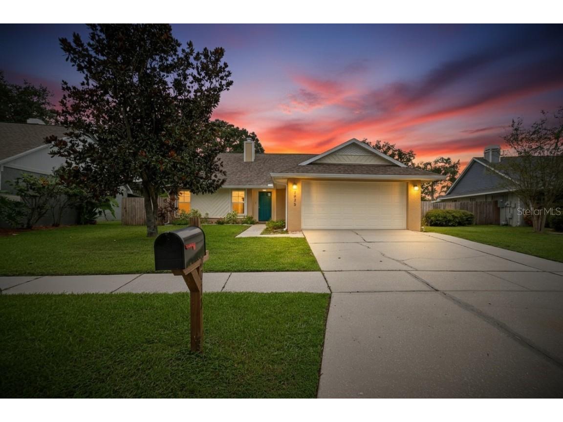 2025 Shadow Pine Drive Brandon FL 33511 TB8427152 image1