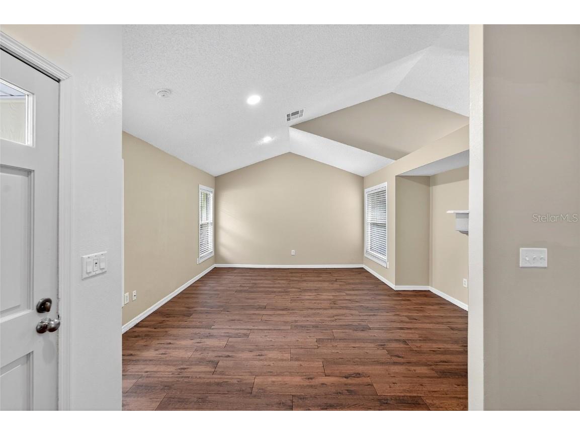 2025 Shadow Pine Drive Brandon FL 33511 TB8427152 image5