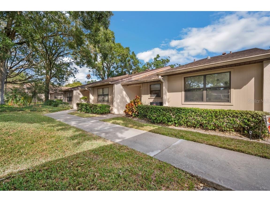 2025 Sylvester Road G2, Lakeland, FL, 33803 MLS O6254142 Edina Realty