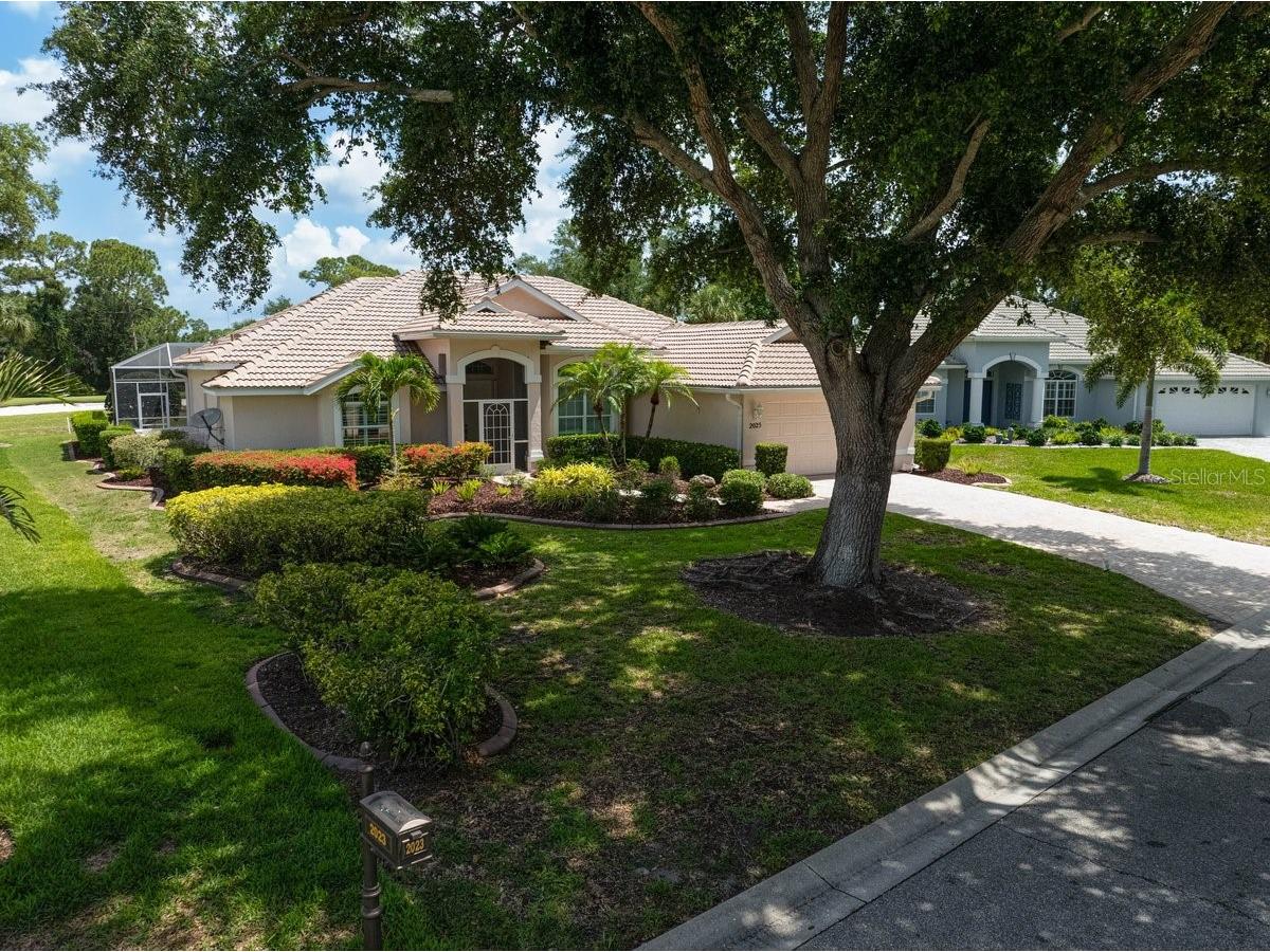 2025 White Feather Lane Nokomis FL 34275 A4695031 image2
