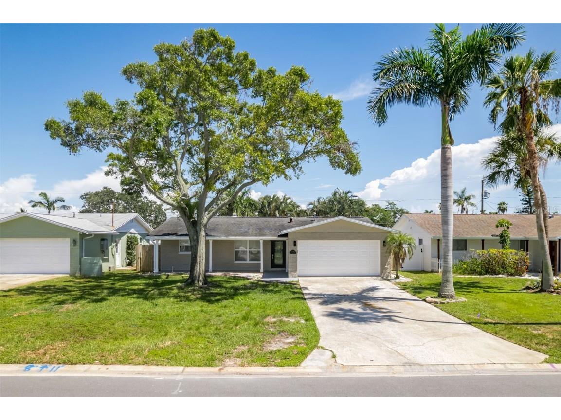 2026 Bayou Grande Boulevard NE Saint Petersburg FL 33703 TB8414739 image1