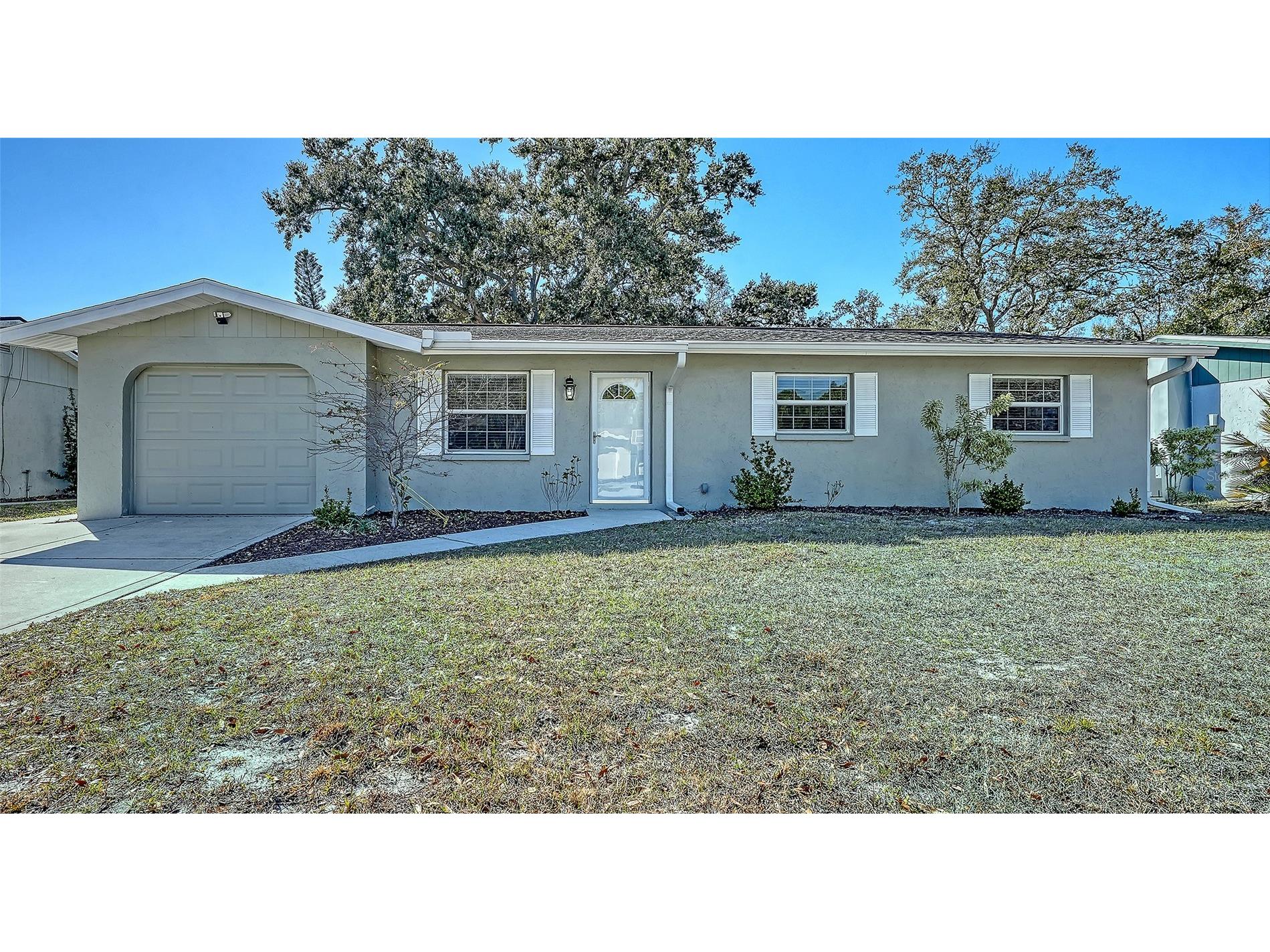 2026 Greendale Drive Sarasota FL 34232 A4681395 image1